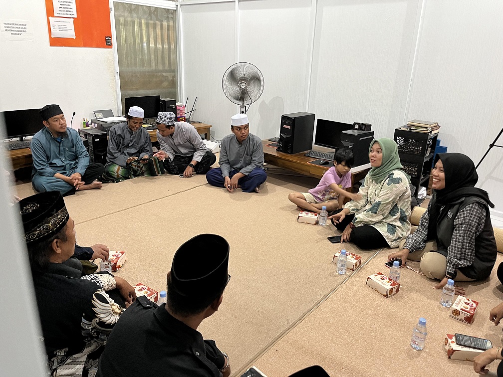 Bawaslu Jatim dan Bawaslu Magetan bersama Panwascam dan PKD di Ponpes Alfatah Temboro Magetan