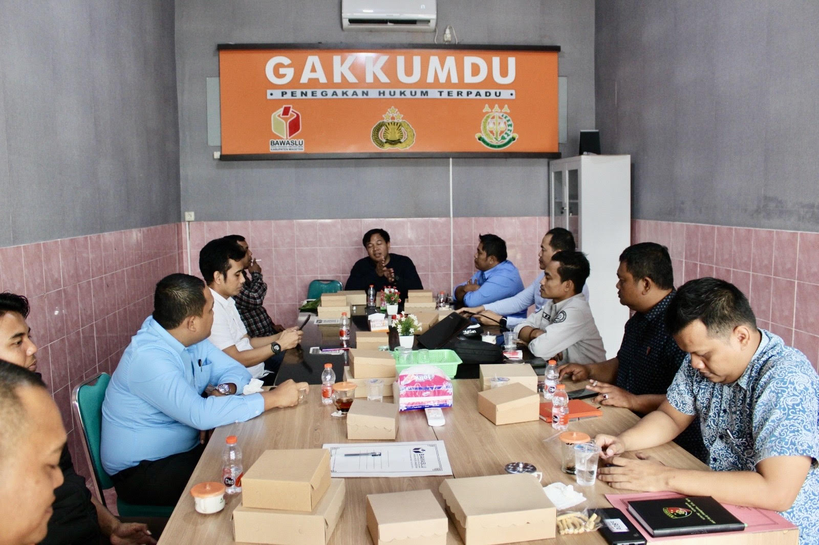 Bawaslu koordinasi bersama Gakkumdu, yang berasal dari Kejaksaan dan Kepolisian