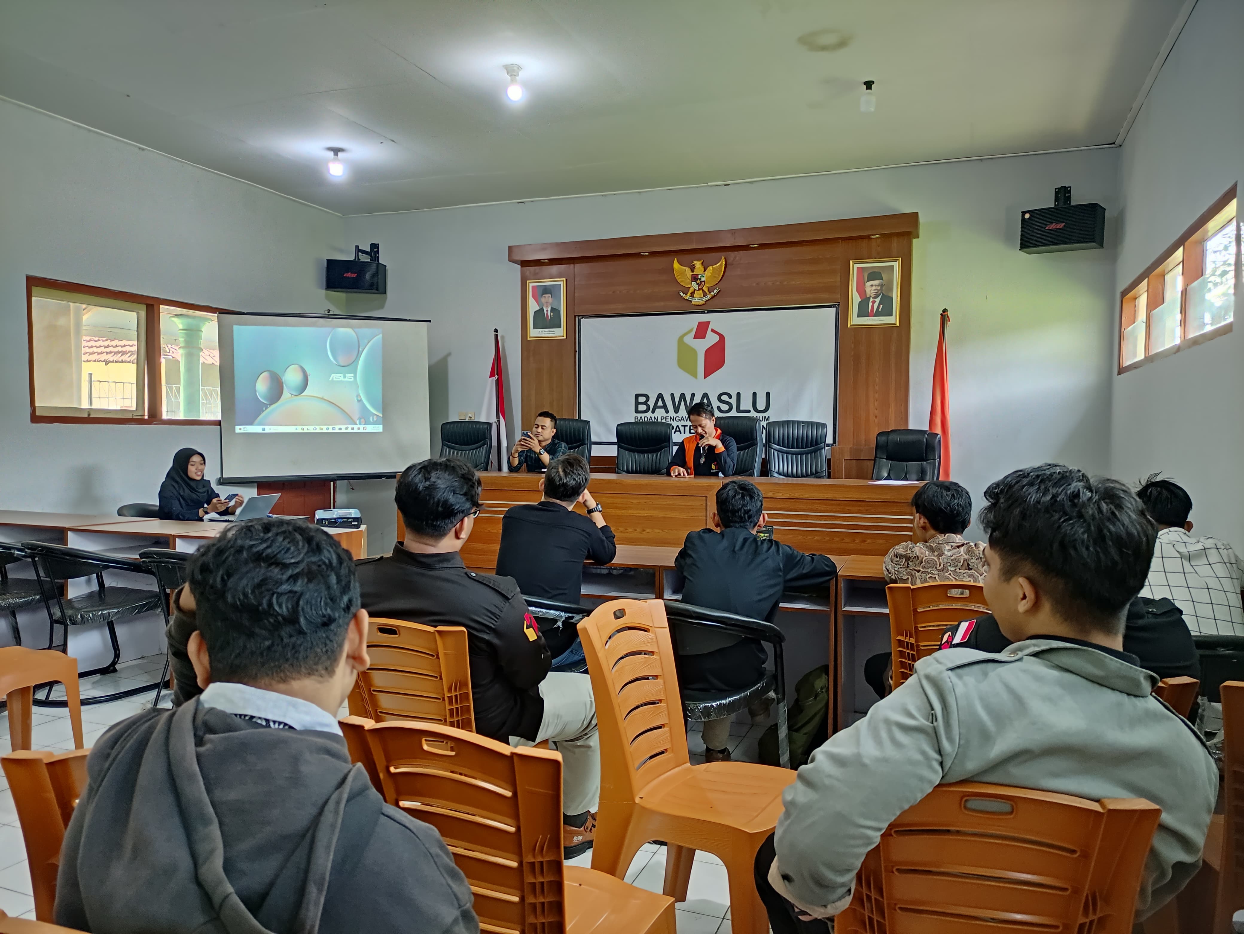 Perkuat SDM Staf Humas Panwascam, Bawaslu Magetan Gelar Rakor