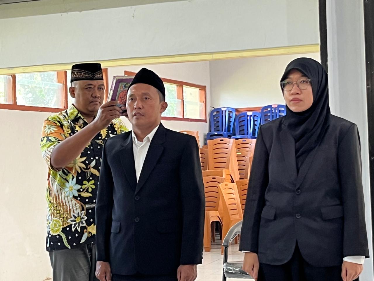 Pelantikan PAW Panwascam di Kantor Bawaslu Magetan