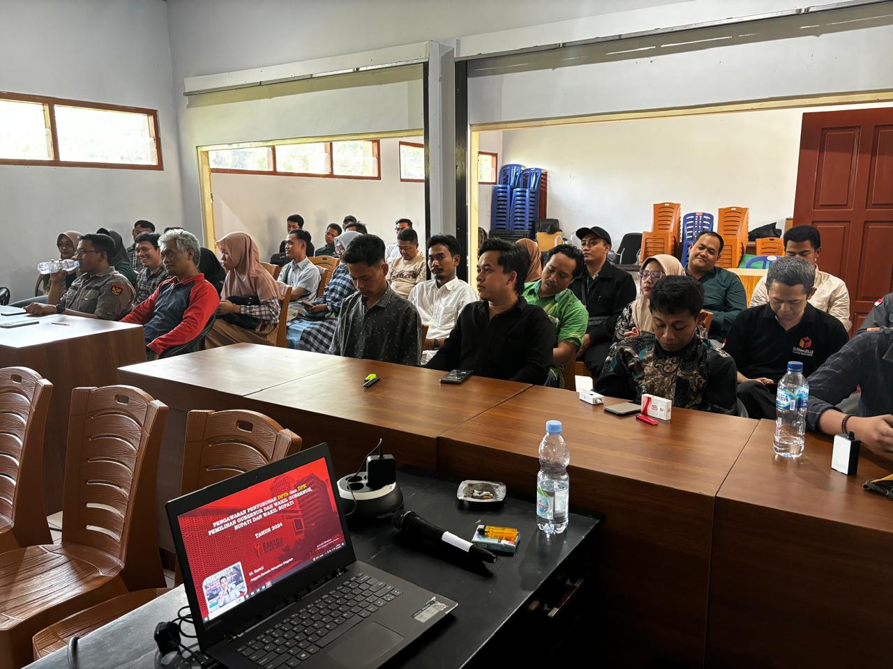 Rapat koordinasi dengan Panwascam