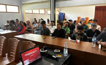 Rapat koordinasi dengan Panwascam