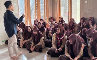 Saat berinteraksi dengan siswa/siswi